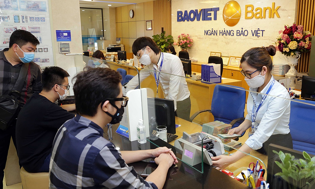 BAOVIET Bank ends Visa credit card services, shifts to domestic cards